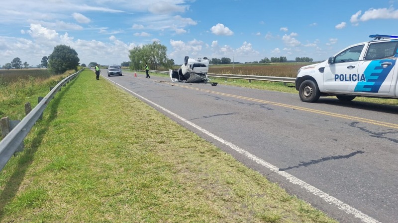 Impresionante vuelco en la Ruta 226: una mujer herida
